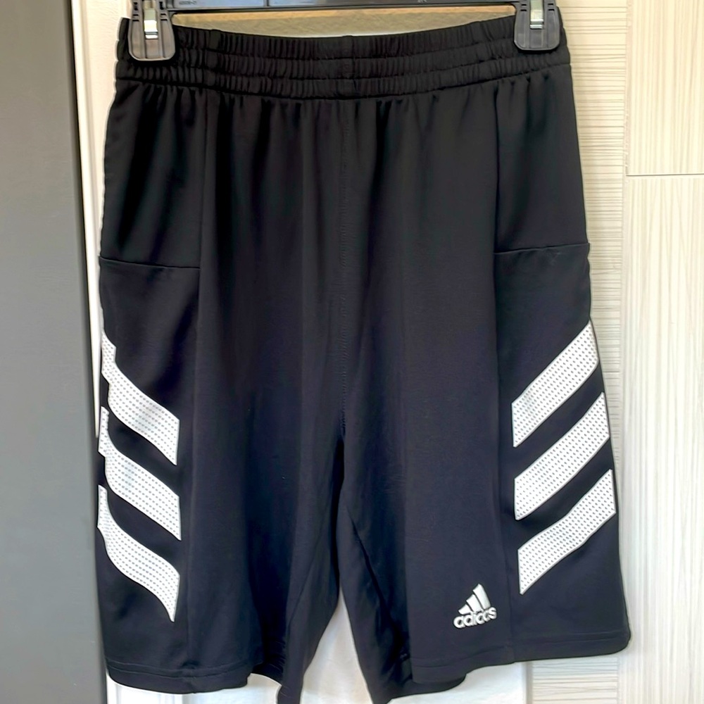 EUC ADIDAS Athletic Shorts, Size XL (18-20 Boys)